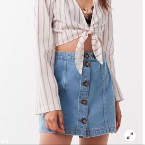 UO BDG Horn-Button Denim Mini Skirt